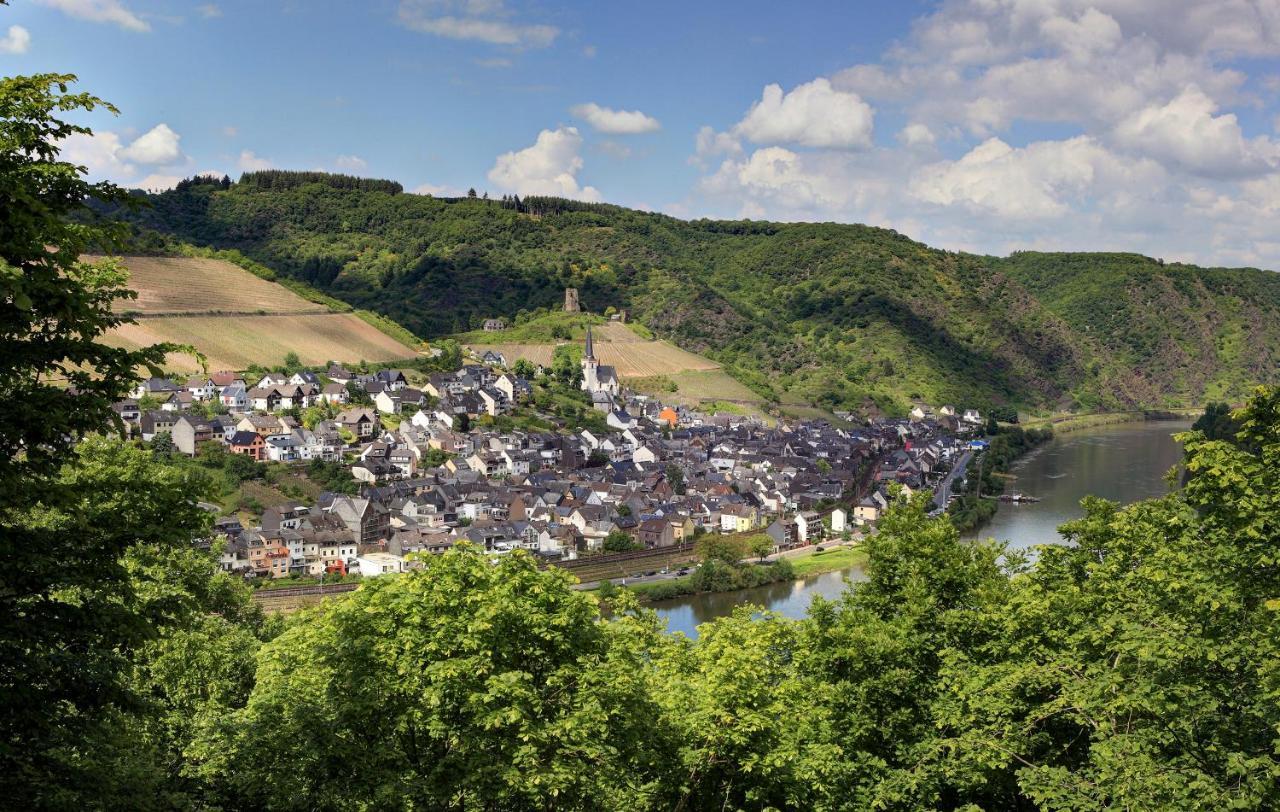 Ferienwohnung Am Fluss Klotten Exterior foto